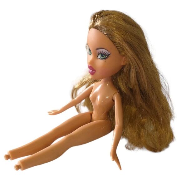 Bratz Slumber Party Yasmin No Clothes Or Feet Vintage 2003 Green Eyes Pink Lips. - Picture 11 of 16